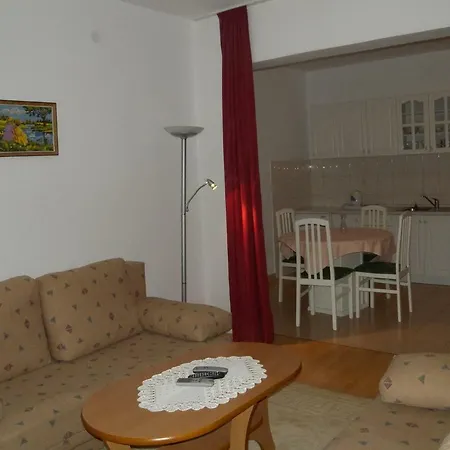 One-bedroom Near Sea 1 شقة زادار