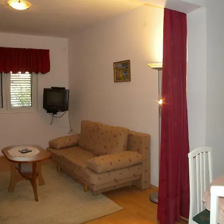 شقة One-bedroom Near Sea 1 زادار
